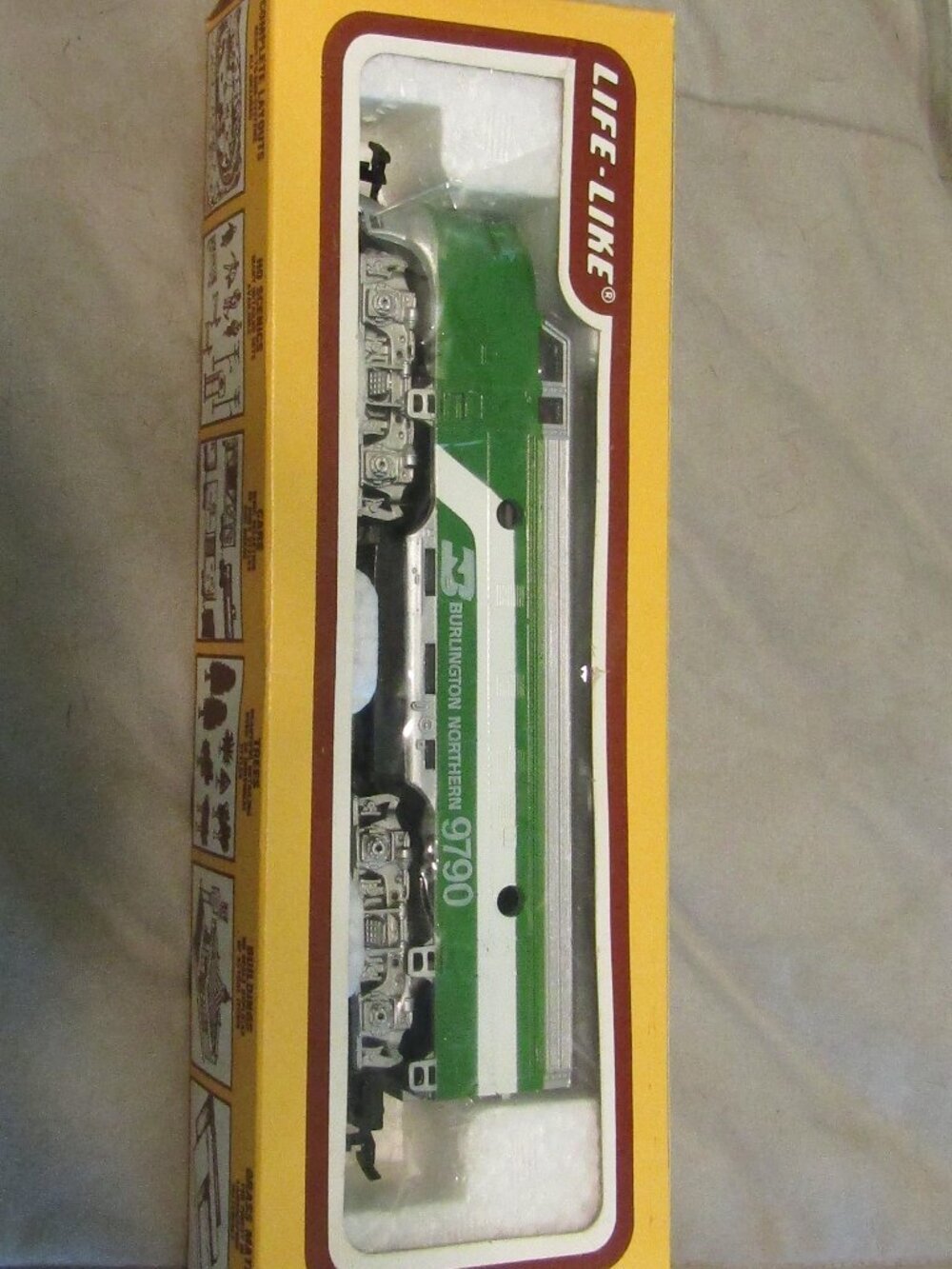 Vintage HO 1975 NIB Untested LIFE-LOCK BURLINGTON NORTHERN 9790 Train Engine